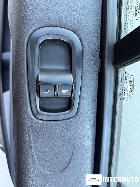 2016 Ford Transit — Miniatură 13