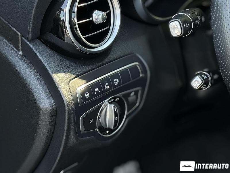 2016 Mercedes GLC 250d — Miniatură 10