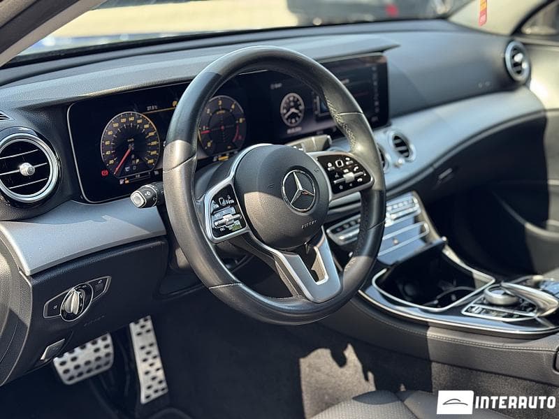 Mercedes E 220 2020 — Миниатюра 8