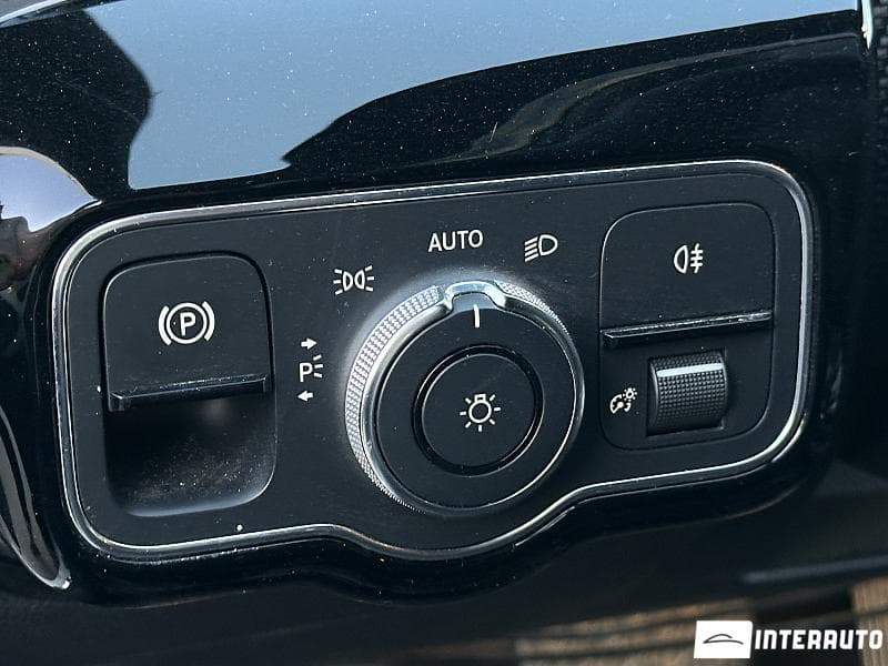 2018 Mercedes A 180 — Miniatură 16