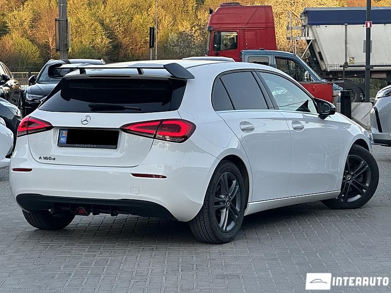 2018 Mercedes A 180 — Miniatură 4