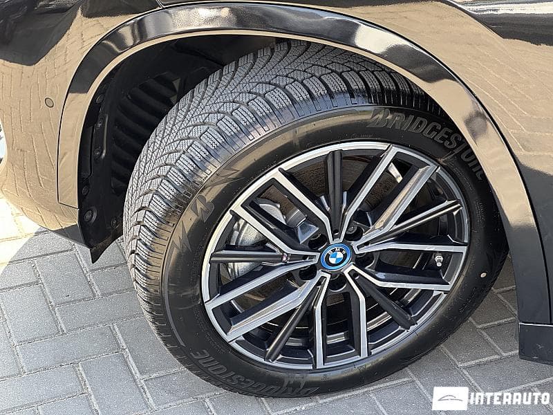 2025 BMW iX1 xDrive30 — Miniatură 18