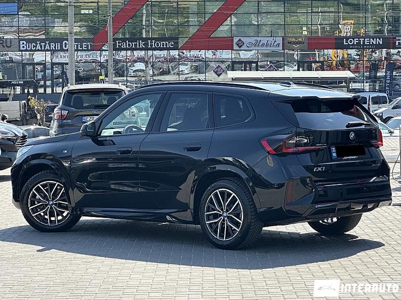 2025 BMW iX1 xDrive30 — Miniatură 4