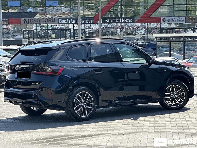 2025 BMW iX1 xDrive30 — Miniatură 3