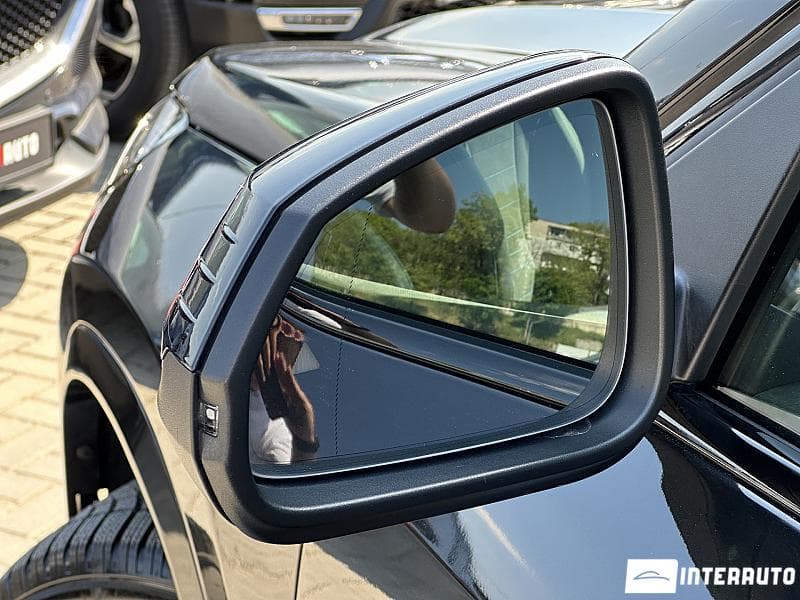 2025 BMW iX1 xDrive30 — Miniatură 20