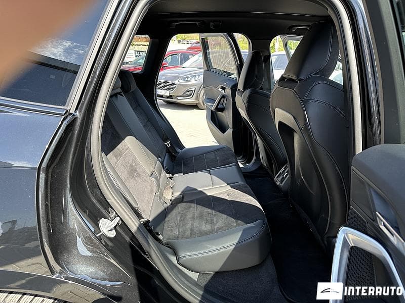2025 BMW iX1 xDrive30 — Miniatură 16