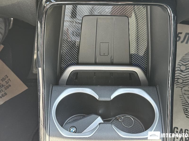 2025 BMW iX1 xDrive30 — Miniatură 12
