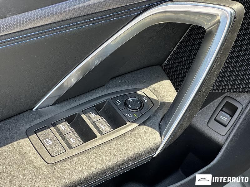 2025 BMW iX1 xDrive30 — Miniatură 22