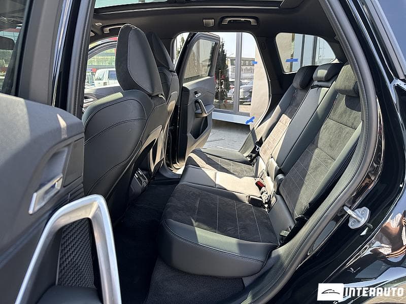 2025 BMW iX1 xDrive30 — Miniatură 14