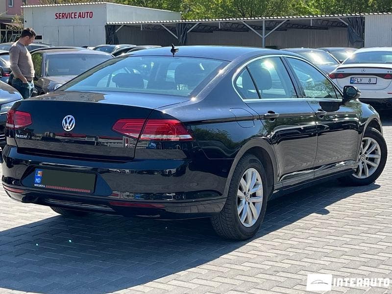 2017 Volkswagen Passat — Miniatură 2