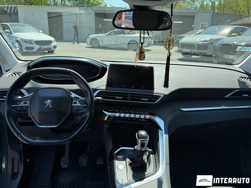 2017 Peugeot 5008 — Miniatură 10