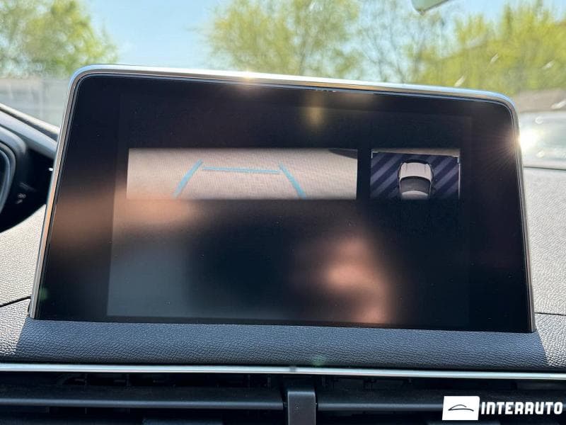 2017 Peugeot 5008 — Miniatură 5