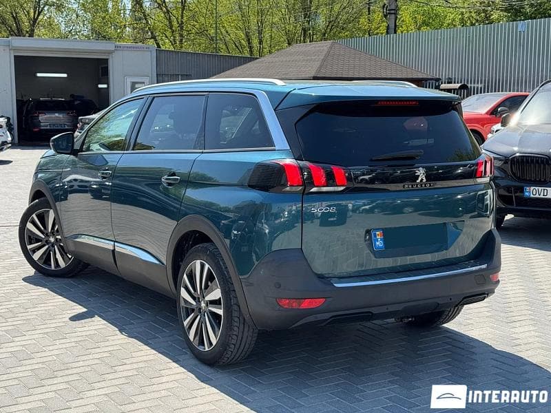 2017 Peugeot 5008 — Miniatură 3
