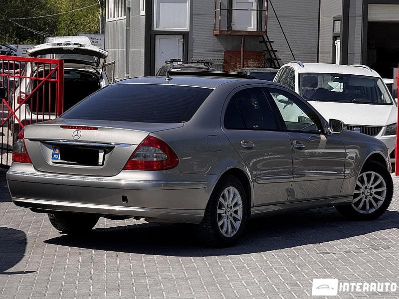 2007 Mercedes E 200 — Miniatură 3