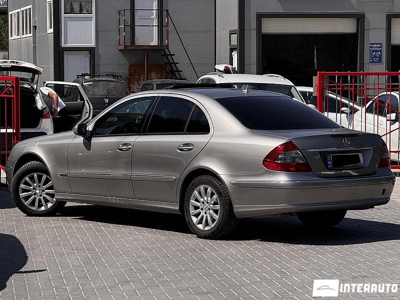 2007 Mercedes E 200 — Miniatură 4