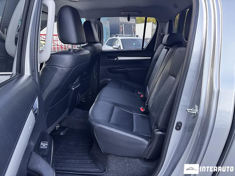 2018 Toyota Hilux — Miniatură 7