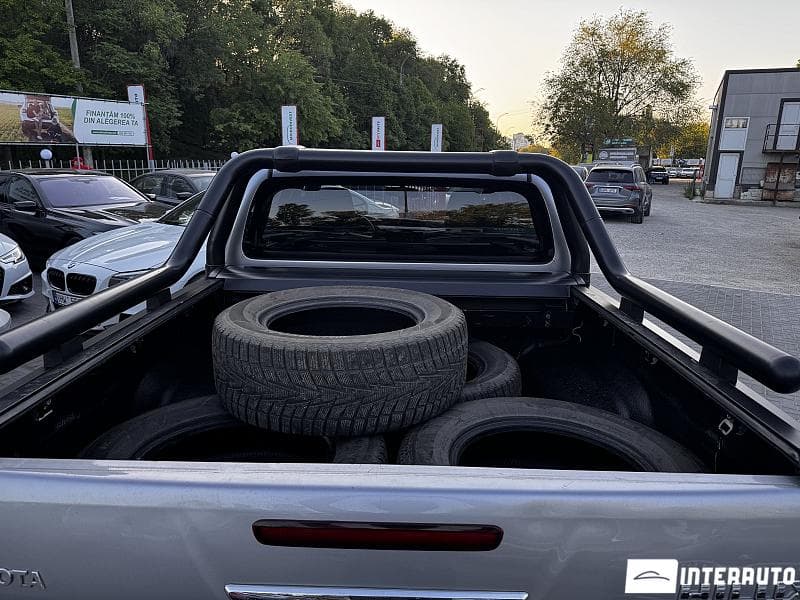 2018 Toyota Hilux — Miniatură 10