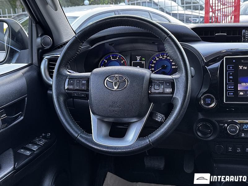 2018 Toyota Hilux — Miniatură 12