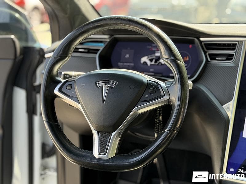 2016 Tesla Model X — Miniatură 12