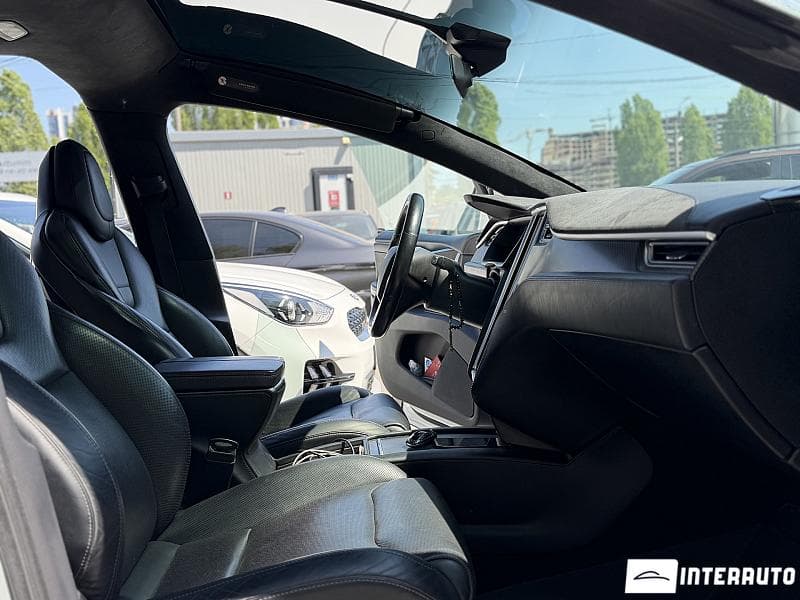2016 Tesla Model X — Miniatură 19