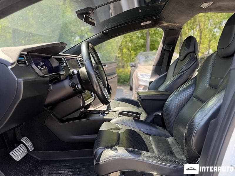 2016 Tesla Model X — Miniatură 8