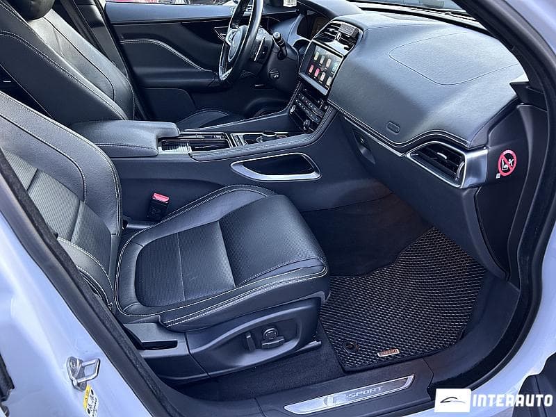 2018 Jaguar F-Pace — Miniatură 18