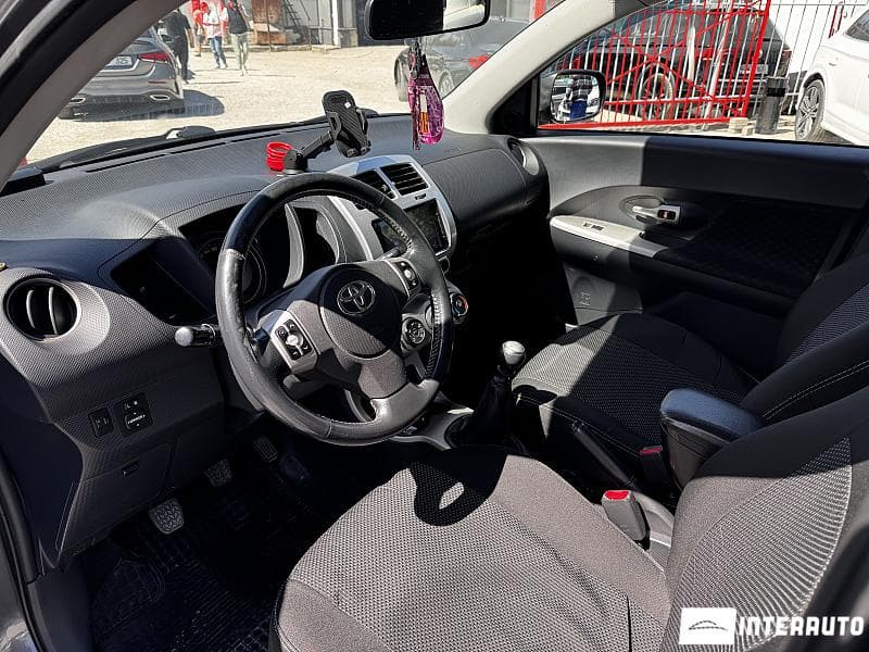 2010 Toyota Urban Cruiser — Miniatură 6