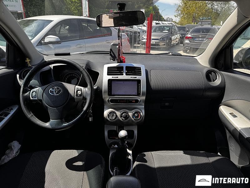2010 Toyota Urban Cruiser — Miniatură 8