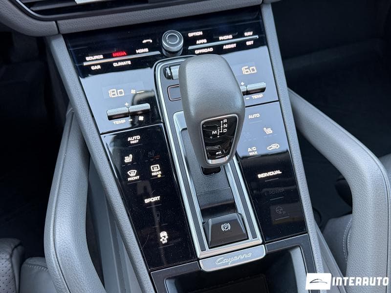 2019 Porsche Cayenne — Miniatură 17
