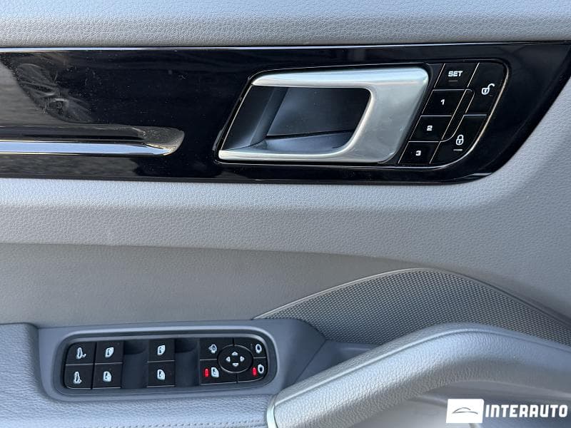 2019 Porsche Cayenne — Miniatură 8
