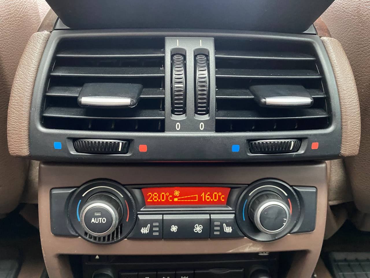 BMW X5 3.0i 2009 — Миниатюра 17