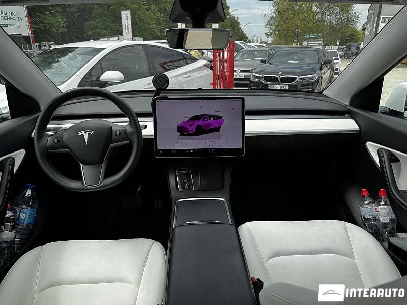 2022 Tesla Model Y — Miniatură 7