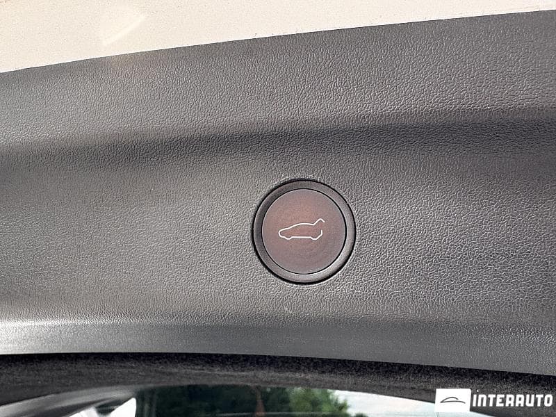 2022 Tesla Model Y — Miniatură 15