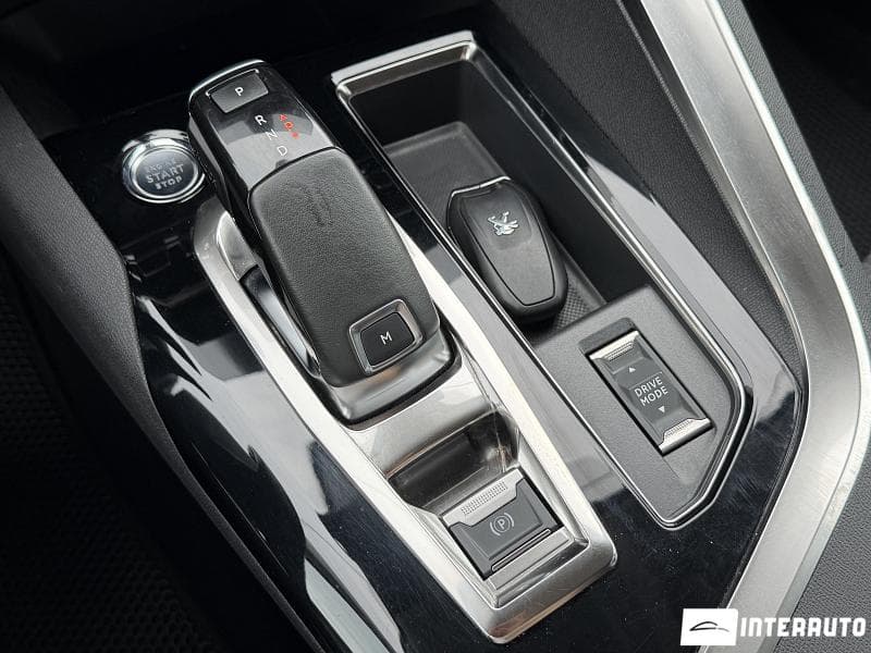 2020 Peugeot 5008 — Miniatură 17