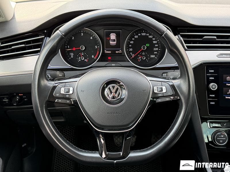 2019 Volkswagen Passat — Miniatură 11