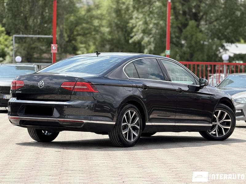 2019 Volkswagen Passat — Miniatură 2