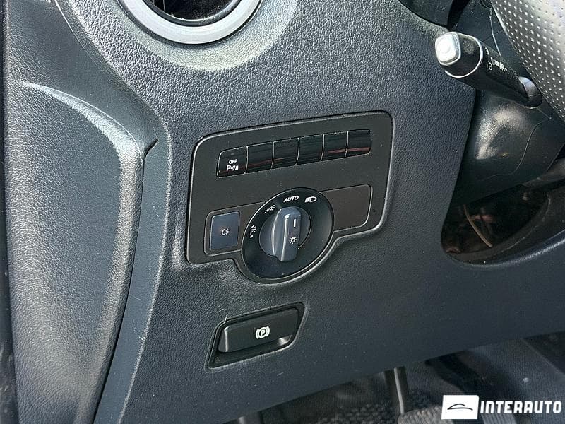 2016 Mercedes Vito — Miniatură 7