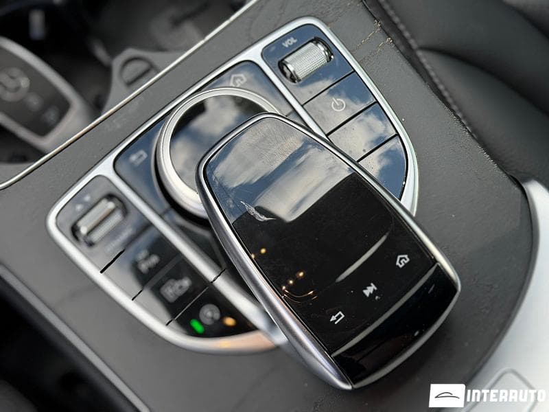 2019 Mercedes C 220 — Miniatură 14