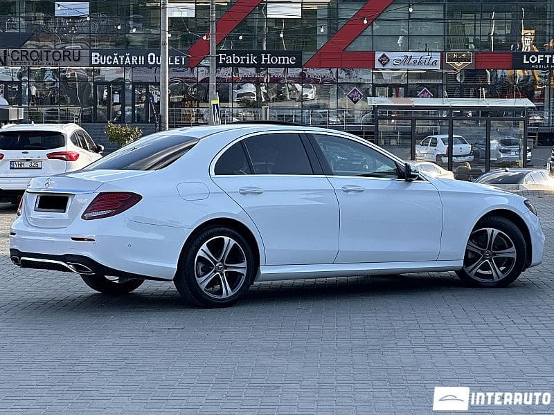 2018 Mercedes E 300 — Miniatură 3