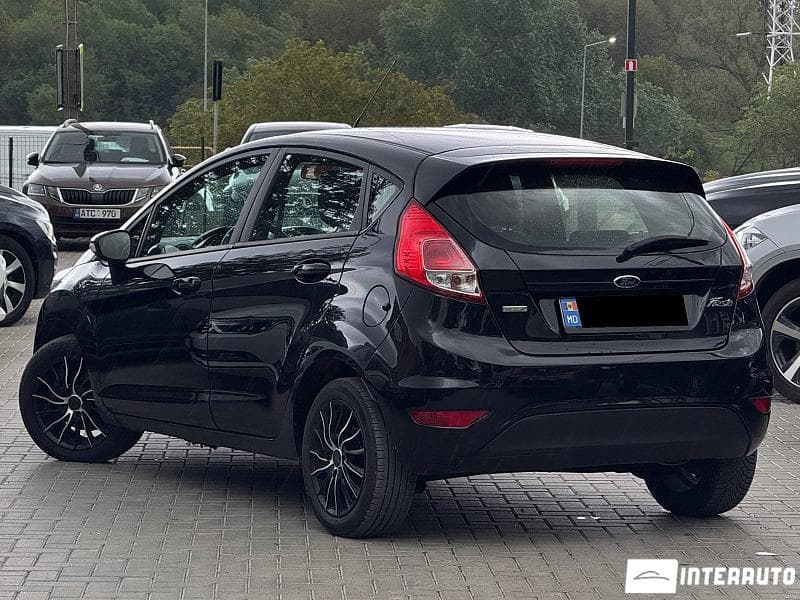 2016 Ford Fiesta — Miniatură 4