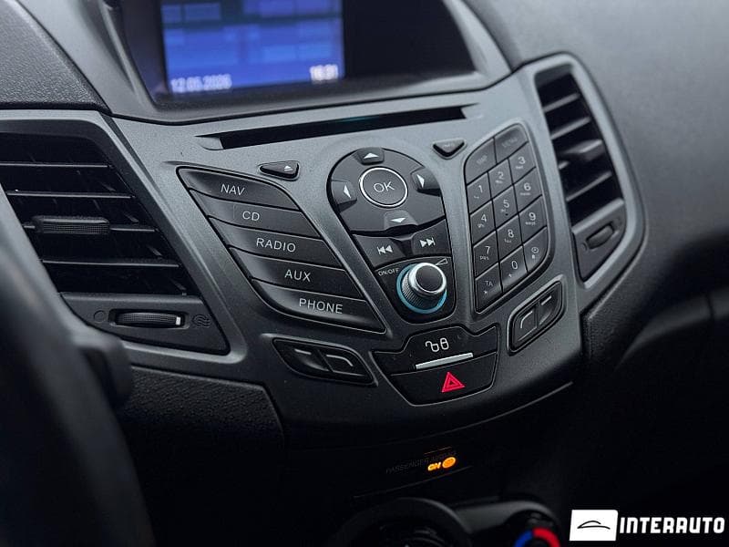 2016 Ford Fiesta — Miniatură 10
