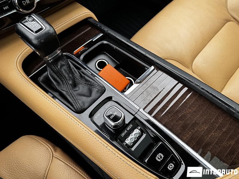Volvo XC 90 2016 — Миниатюра 10