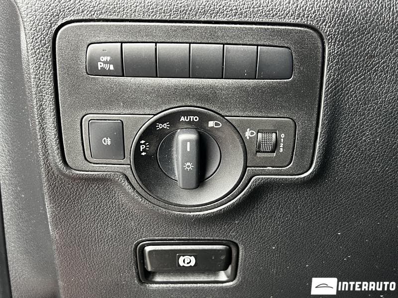 2019 Mercedes Vito — Miniatură 11