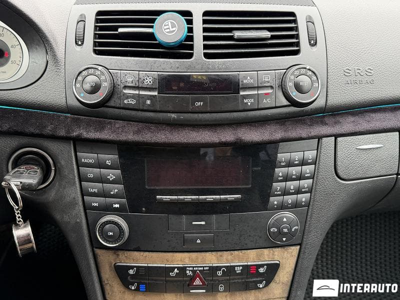 2002 Mercedes E 220 — Miniatură 13
