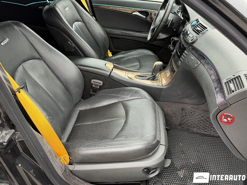 2002 Mercedes E 220 — Miniatură 15