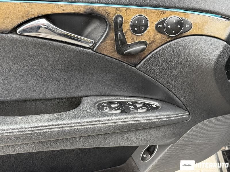 2002 Mercedes E 220 — Miniatură 6
