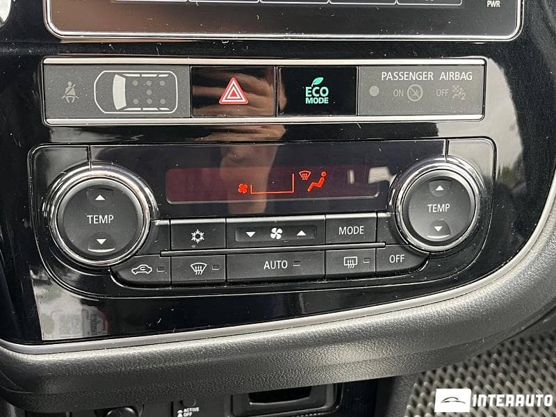 2018 Mitsubishi Outlander — Miniatură 12