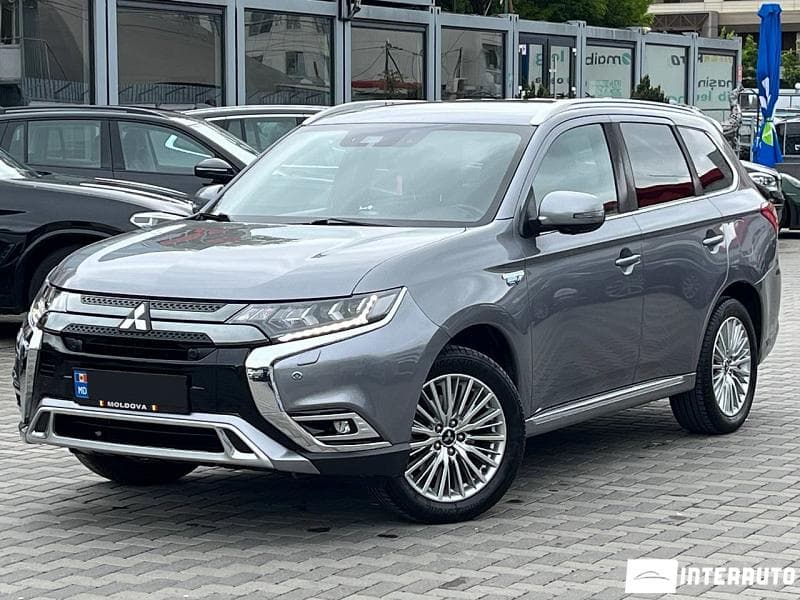 2018 Mitsubishi Outlander — Miniatură 3