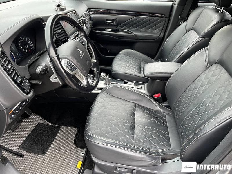 2018 Mitsubishi Outlander — Miniatură 6