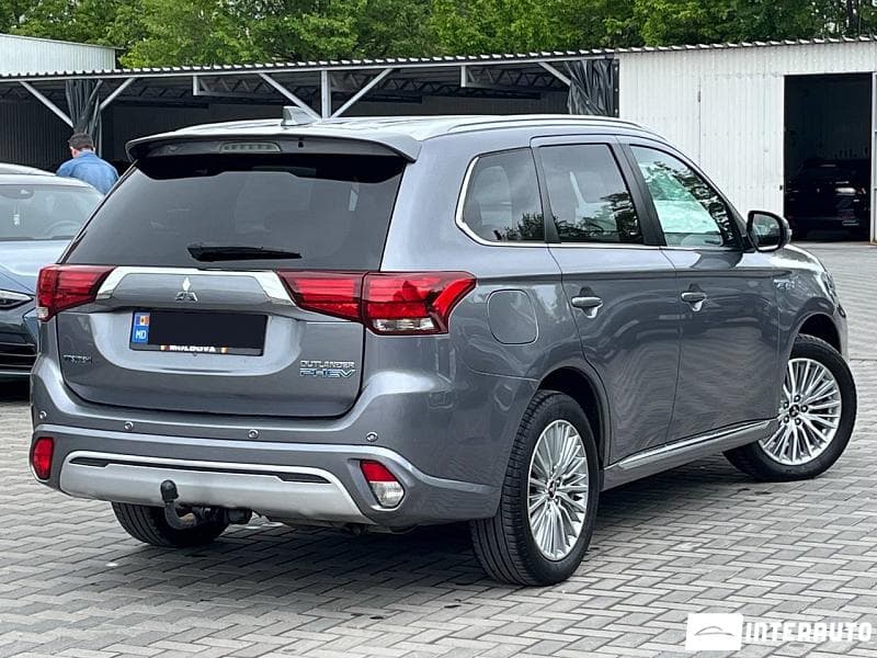 2018 Mitsubishi Outlander — Miniatură 4